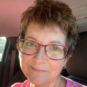 Meet your Posher, Carrie